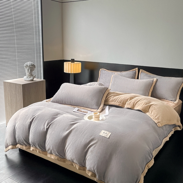 91家纺网 家纺一手货源 找家纺 欧邦 新款纯色双拼牛奶绒夹棉床笠四件套 浅灰+卡其