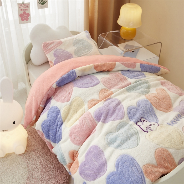 91家纺网 家纺一手货源 找家纺 丝涟家居 2025新款A类雪花绒牛奶绒儿童多功能可拆卸盖毯被 爱心兔