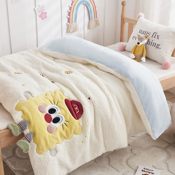 91家纺网 家纺一手货源 找家纺 丝涟家居 2025新款羊羔绒牛奶绒卡通刺绣儿童脱卸被子 饼干队长