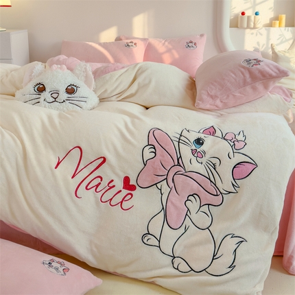 91家纺网 家纺一手货源 找家纺 （总）灰鲸 2025新款牛奶绒大版贴布绣四件套