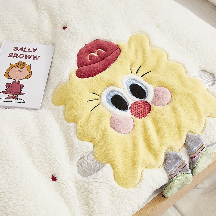 91家纺网 家纺一手货源 找家纺 丝涟家居 2025新款羊羔绒牛奶绒卡通刺绣儿童脱卸被子 饼干队长