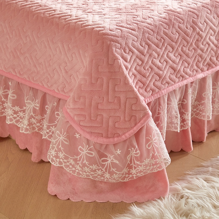 91家纺网 家纺一手货源 找家纺 畅畅家纺 2024新款11斤高克重新款韩版烂花牛奶绒床盖四件套系列 雾里看花-桃粉