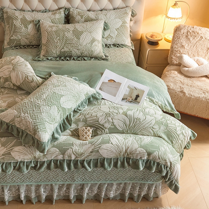 91家纺网 家纺一手货源 找家纺 畅畅家纺 2024新款11斤高克重新款韩版烂花牛奶绒床盖四件套系列 幽兰-海藻青