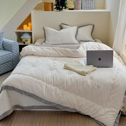 91家纺网 家纺一手货源 找家纺 琳可 2024新款50S贡缎超柔全棉磨毛宝宝绒10%大豆被冬被 奶油白