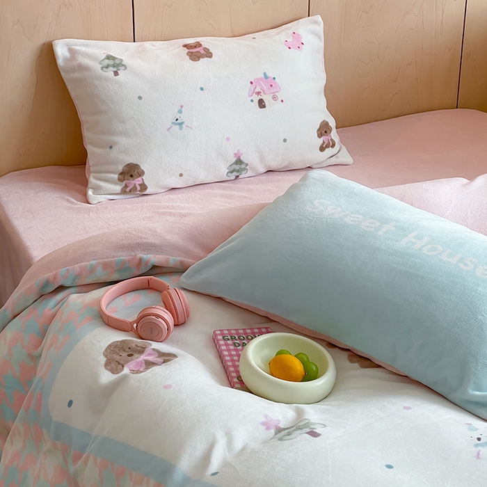 91家纺网 家纺一手货源 找家纺 圆岛 2024新款秋冬大版牛奶绒230全消光系列四件套 冬日小屋