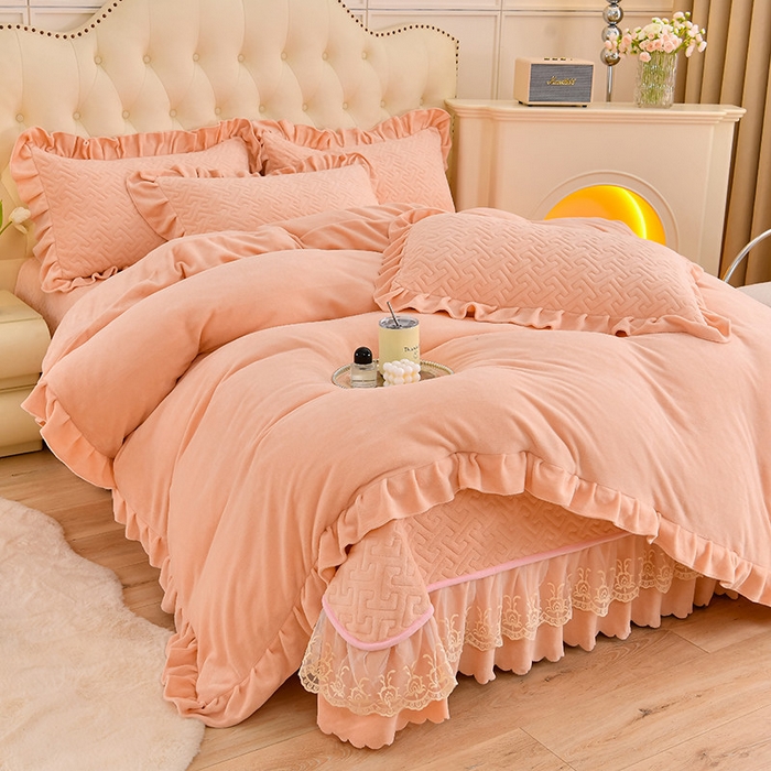 91家纺网 家纺一手货源 找家纺 畅畅家纺 2024新款简约纯色牛奶绒夹棉床盖四件套 倾城-玉