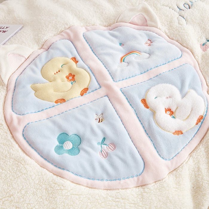 91家纺网 家纺一手货源 找家纺 丝涟家居 2025新款羊羔绒牛奶绒卡通刺绣儿童脱卸被子 呆萌鸭