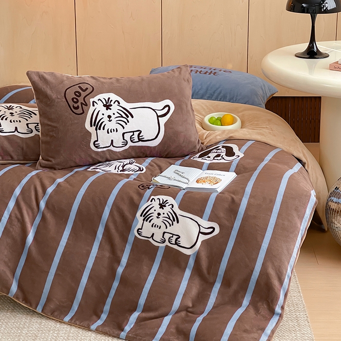 91家纺网 家纺一手货源 找家纺 圆岛 2024新款秋冬大版牛奶绒230全消光系列四件套 美拉德小狗