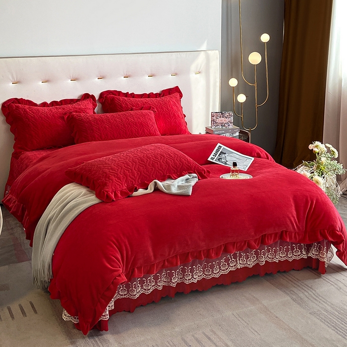 91家纺网 家纺一手货源 找家纺 畅畅家纺 2024新款简约纯色牛奶绒夹棉床盖四件套 倾城-大红