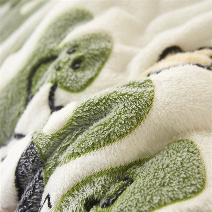 91家纺网 家纺一手货源 找家纺 丝涟家居 2025新款A类雪花绒牛奶绒儿童多功能可拆卸盖毯被 乐乐狗