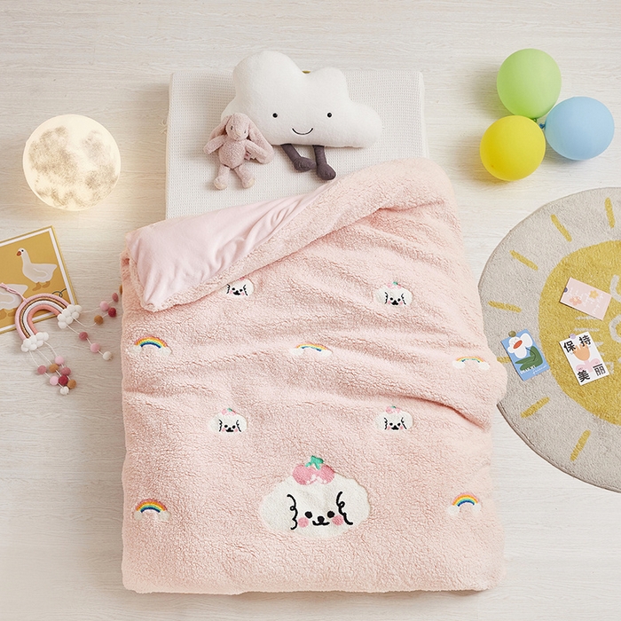 91家纺网 家纺一手货源 找家纺 丝涟家居 2025新款羊羔绒牛奶绒毛巾绣儿童脱卸被子 快乐小狗