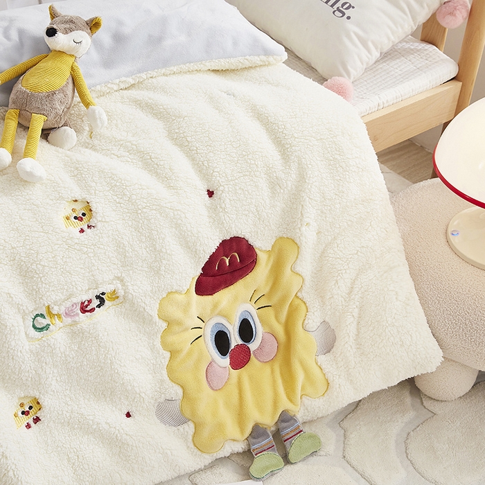 91家纺网 家纺一手货源 找家纺 丝涟家居 2025新款羊羔绒牛奶绒卡通刺绣儿童脱卸被子 饼干队长