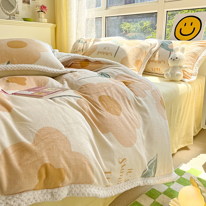 91家纺网 家纺一手货源 找家纺 琪格格纺织 2024新款印花A牛奶绒B兔兔绒大包边四件套 微雨  牛奶绒大包边