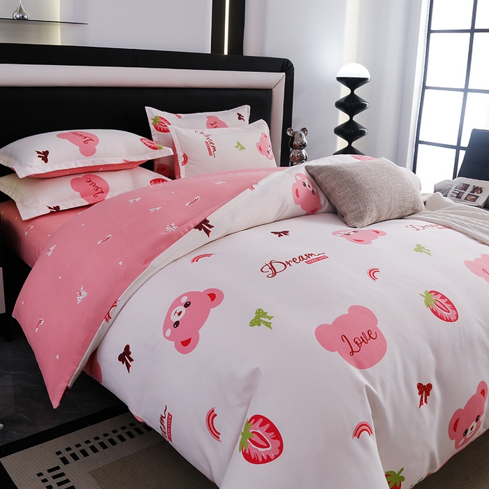 91家纺网 家纺一手货源 找家纺 新品2025年加厚磨毛植物羊绒四件套床笠款 草莓小熊