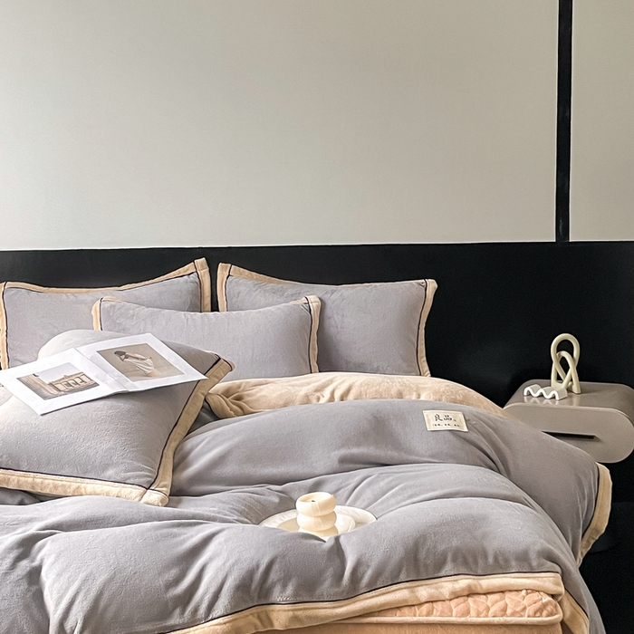 91家纺网 家纺一手货源 找家纺 欧邦 新款纯色双拼牛奶绒夹棉床笠四件套 浅灰+卡其