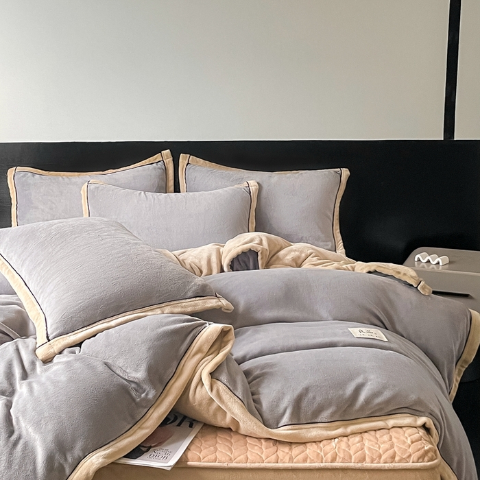 91家纺网 家纺一手货源 找家纺 欧邦 新款纯色双拼牛奶绒夹棉床笠四件套 浅灰+卡其