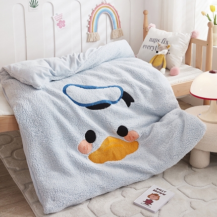 丝涟家居 2025新款羊羔绒牛奶绒毛巾绣儿童脱卸被子 快乐鸭