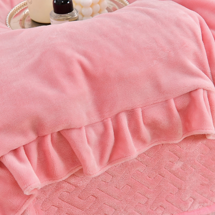 91家纺网 家纺一手货源 找家纺 畅畅家纺 2024新款简约纯色牛奶绒夹棉床盖四件套 倾城-桃粉