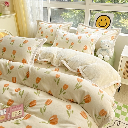 91家纺网 家纺一手货源 找家纺 琪格格纺织 2024新款印花A牛奶绒B兔兔绒大包边四件套 春花浪漫  牛奶绒大包边