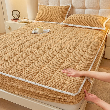 91家纺网 家纺一手货源 找家纺 （总）柔品 2025新款柔暖立体豆豆绒夹棉床笠 