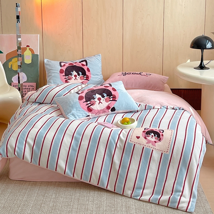 91家纺网 家纺一手货源 找家纺 圆岛 2024新款秋冬大版牛奶绒230全消光系列四件套 小奶猫