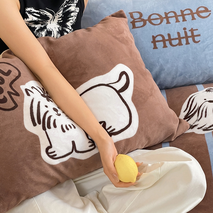 91家纺网 家纺一手货源 找家纺 圆岛 2024新款秋冬大版牛奶绒230全消光系列四件套 美拉德小狗