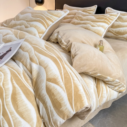 富之航家纺 2024新款牛奶绒剪花四件套 浪花-咖