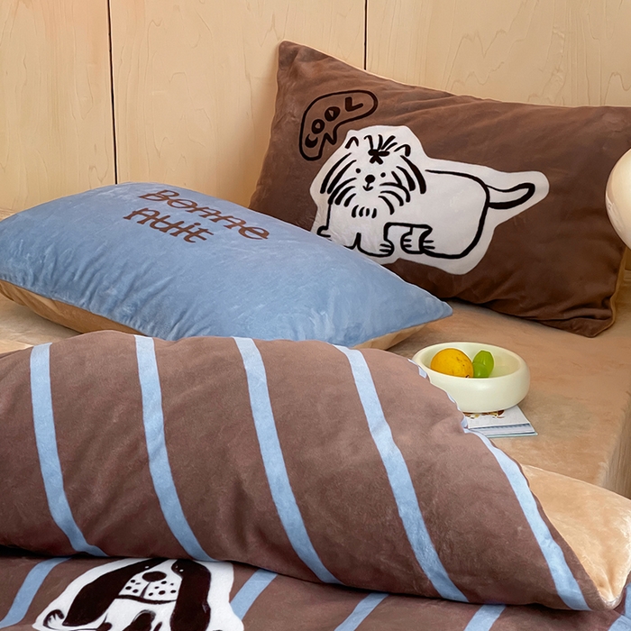 91家纺网 家纺一手货源 找家纺 圆岛 2024新款秋冬大版牛奶绒230全消光系列四件套 美拉德小狗