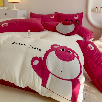 91家纺网 家纺一手货源 找家纺 （总）灰鲸 2025新款牛奶绒大版贴布绣四件套