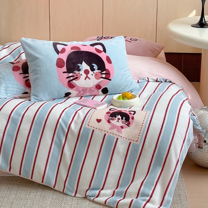 91家纺网 家纺一手货源 找家纺 圆岛 2024新款秋冬大版牛奶绒230全消光系列四件套 小奶猫