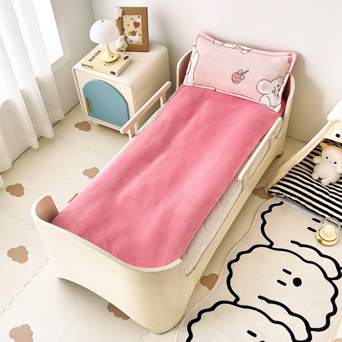 91家纺网 家纺一手货源 找家纺 吉咪兔 2025新款儿童卡通牛奶绒双面绒幼儿园被子三件套六件套保暖被褥被套草莓兔子