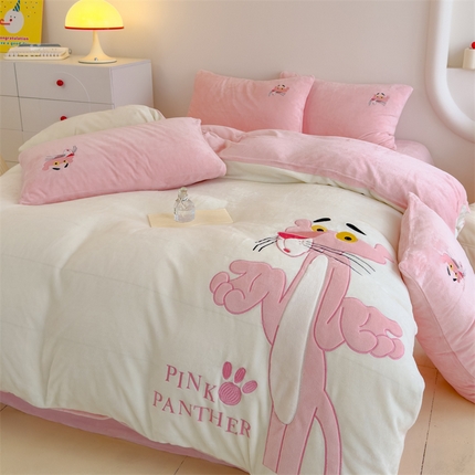 91家纺网 家纺一手货源 找家纺 （总）灰鲸 2025新款牛奶绒大版贴布绣四件套