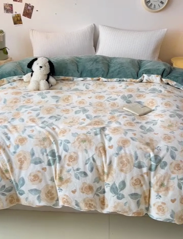 91家纺网 家纺一手货源 找家纺 大柏树 2025新款A类高克重亲肤舒适牛奶绒印花四件套-单被套可定制 朵柔-黄