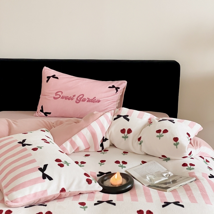 91家纺网 家纺一手货源 找家纺 时光里 2024新款数码印花牛奶绒四件套 甜蜜花园