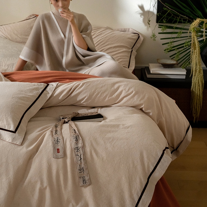 91家纺网 家纺一手货源 找家纺 2024新款老钱风复古秋冬全棉加厚立体浮雕磨毛四件套 玫瑰燕麦