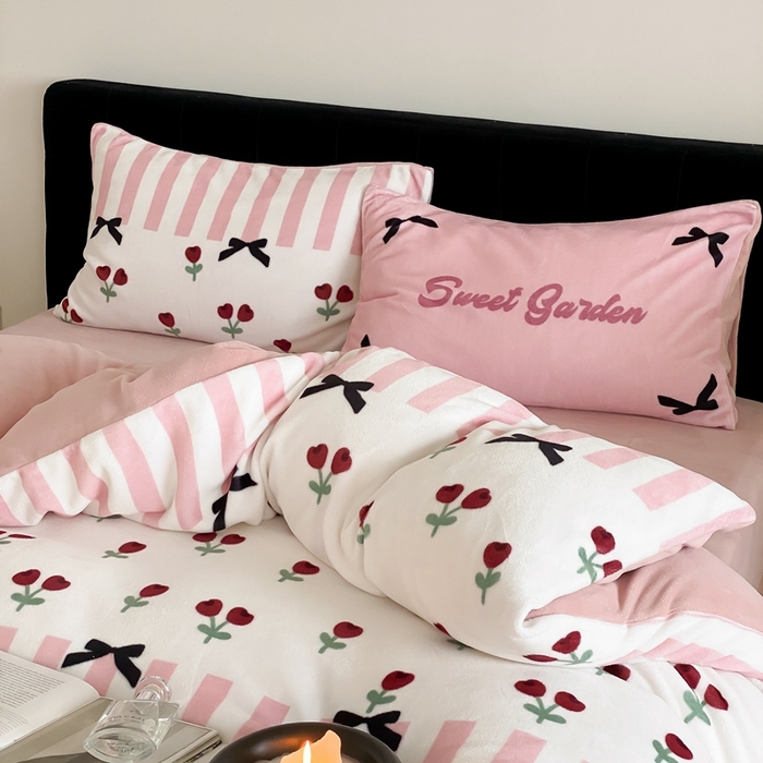 91家纺网 家纺一手货源 找家纺 时光里 2024新款数码印花牛奶绒四件套 甜蜜花园