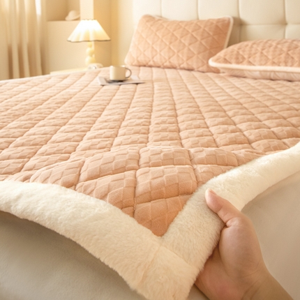 鑫钰 2024新款宝宝绒牛奶绒烂花大豆夹棉床褥床护垫-菱形格 菱形格-驼色
