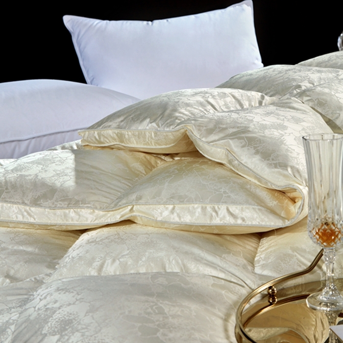 91家纺网 家纺一手货源 找家纺 静若居 2024新款羽绒被壳高精密真丝提花羽绒被壳单层防绒婚庆款 米黄