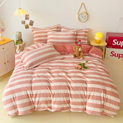 大柏树 2025新款A类高克重亲肤舒适牛奶绒印花四件套-四件套可定制 竖条肌理-粉