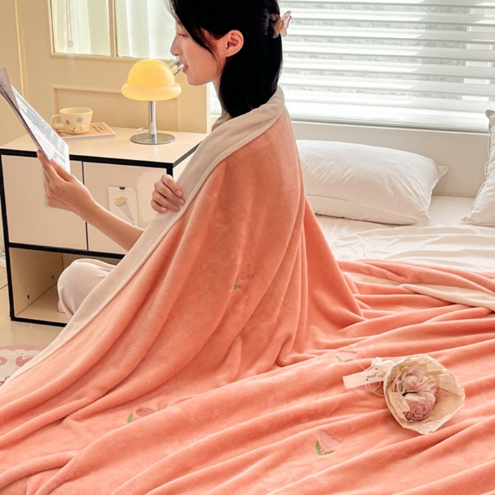 91家纺网 家纺一手货源 找家纺 慕尚 2025新款简约双面牛奶绒刺绣多功能盖毯-郁金香 郁金香-橘