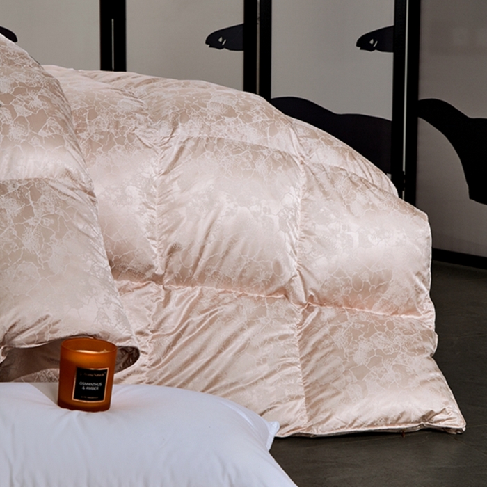 91家纺网 家纺一手货源 找家纺 静若居 2024新款羽绒被壳高精密真丝提花羽绒被壳单层防绒婚庆款 粉