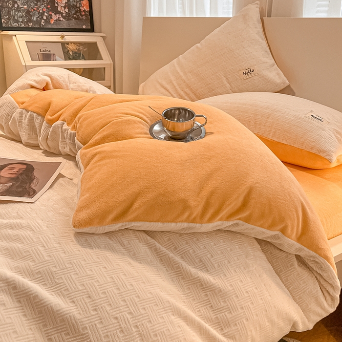 91家纺网 家纺一手货源 找家纺 857家居 2024新款雕花绒四件套-云朵系列 云朵黄