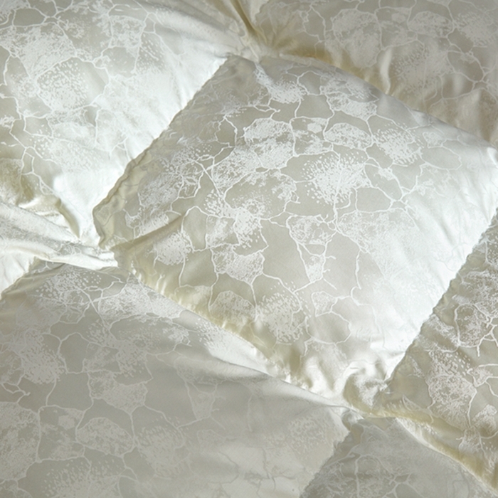 91家纺网 家纺一手货源 找家纺 静若居 2024新款羽绒被壳高精密真丝提花羽绒被壳单层防绒婚庆款 米黄