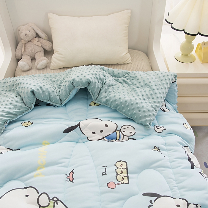 91家纺网 家纺一手货源 找家纺 萌宝 2024新款A类三丽欧针织棉儿童豆豆被幼儿园卡通春秋被冬被 帕恰狗