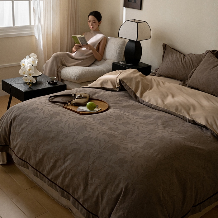 91家纺网 家纺一手货源 找家纺 2024新款老钱风复古秋冬全棉加厚立体浮雕磨毛四件套 茶檀