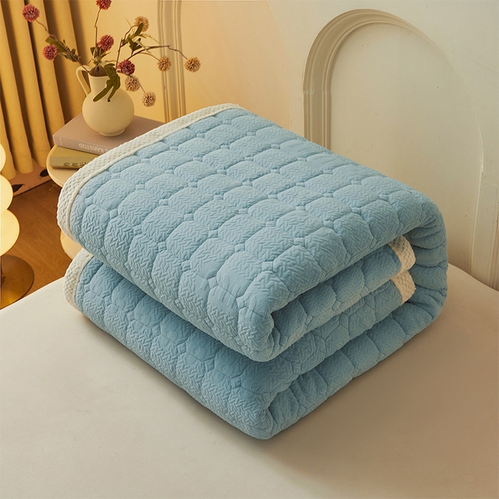 91家纺网 家纺一手货源 找家纺 丽诺床垫 2024新款加厚抗菌雕花绒保暖床垫 蓝色-雕花绒床褥