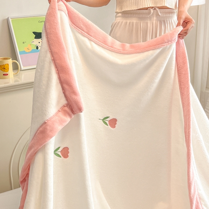 91家纺网 家纺一手货源 找家纺 慕尚 2025新款简约双面牛奶绒刺绣多功能盖毯-郁金香 郁金香-白粉