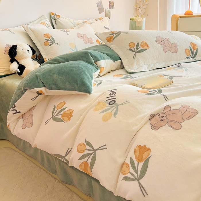 91家纺网 家纺一手货源 找家纺 大柏树 2025新款A类高克重亲肤舒适牛奶绒印花四件套-四件套可定制 艾薇-黄