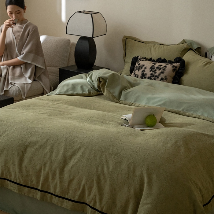 91家纺网 家纺一手货源 找家纺 2024新款老钱风复古秋冬全棉加厚立体浮雕磨毛四件套 橄榄绿