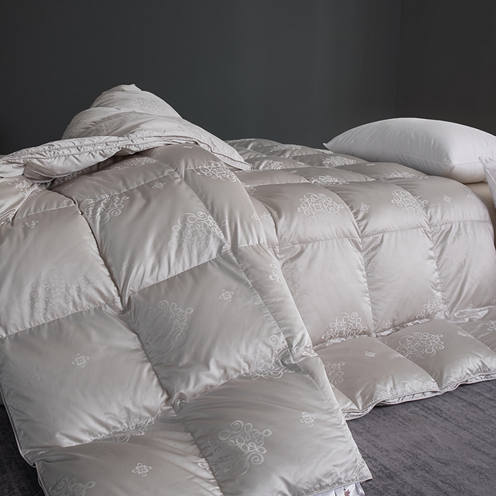 91家纺网 家纺一手货源 找家纺 静若居2024新款羽绒被壳高精密真丝提花羽绒被壳单层防绒婚庆款 灰色